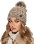 Baesics Bommelmütze Beige – Strickmütze mit Wolle, Kunstfell-Bommel & Fleecefutter