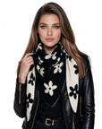 Baesics® Dreieckstuch Strick Blumen Damen Schwarz