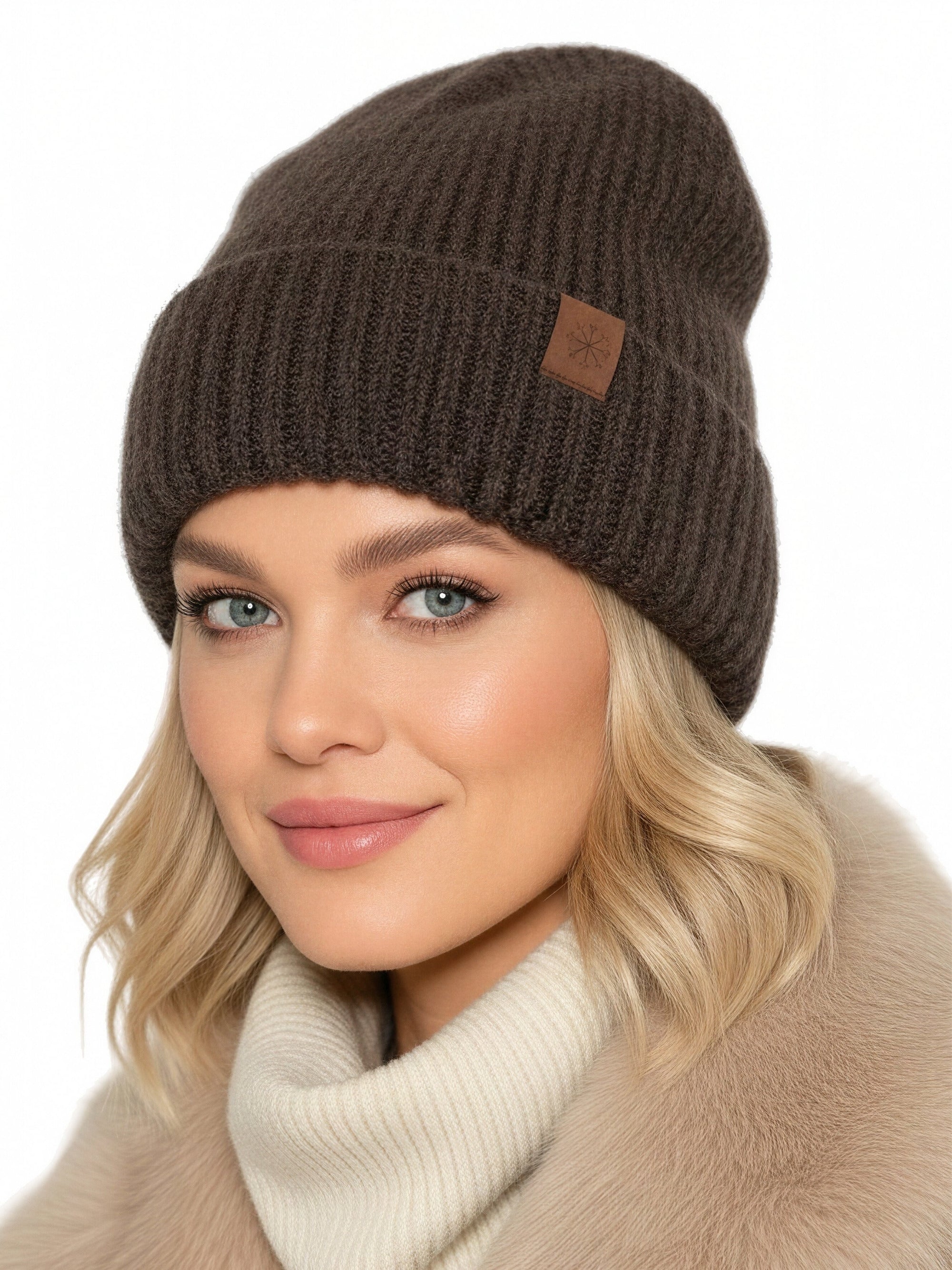 Baesics® Beanie aus weichem Strick