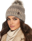 Baesics Bommelmütze Taupe – Wintermütze Bunt mit Wolle, Kunstfell-Pompon & Fleecefutter