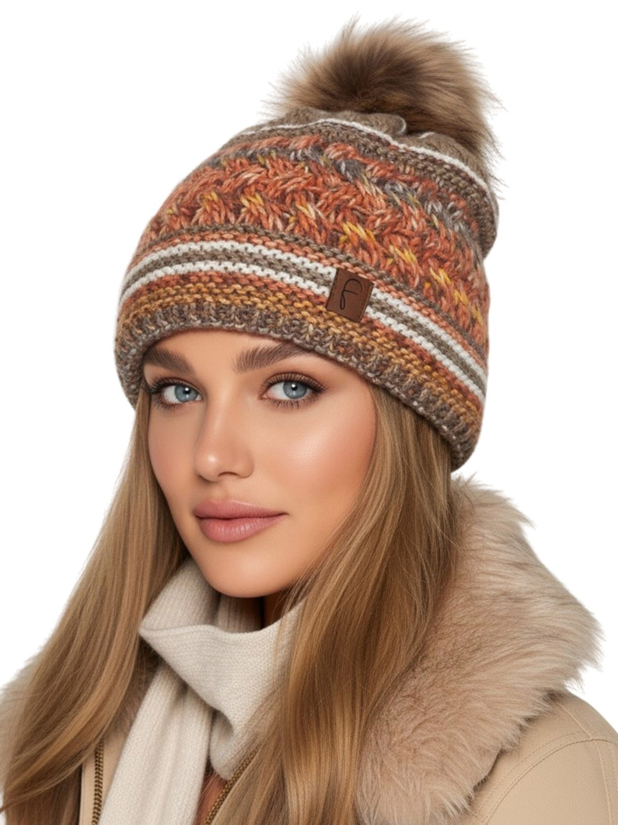 Baesics Bommelmütze Taupe – Strickmütze mit Wolle, Kunstfell-Bommel & Fleecefutter