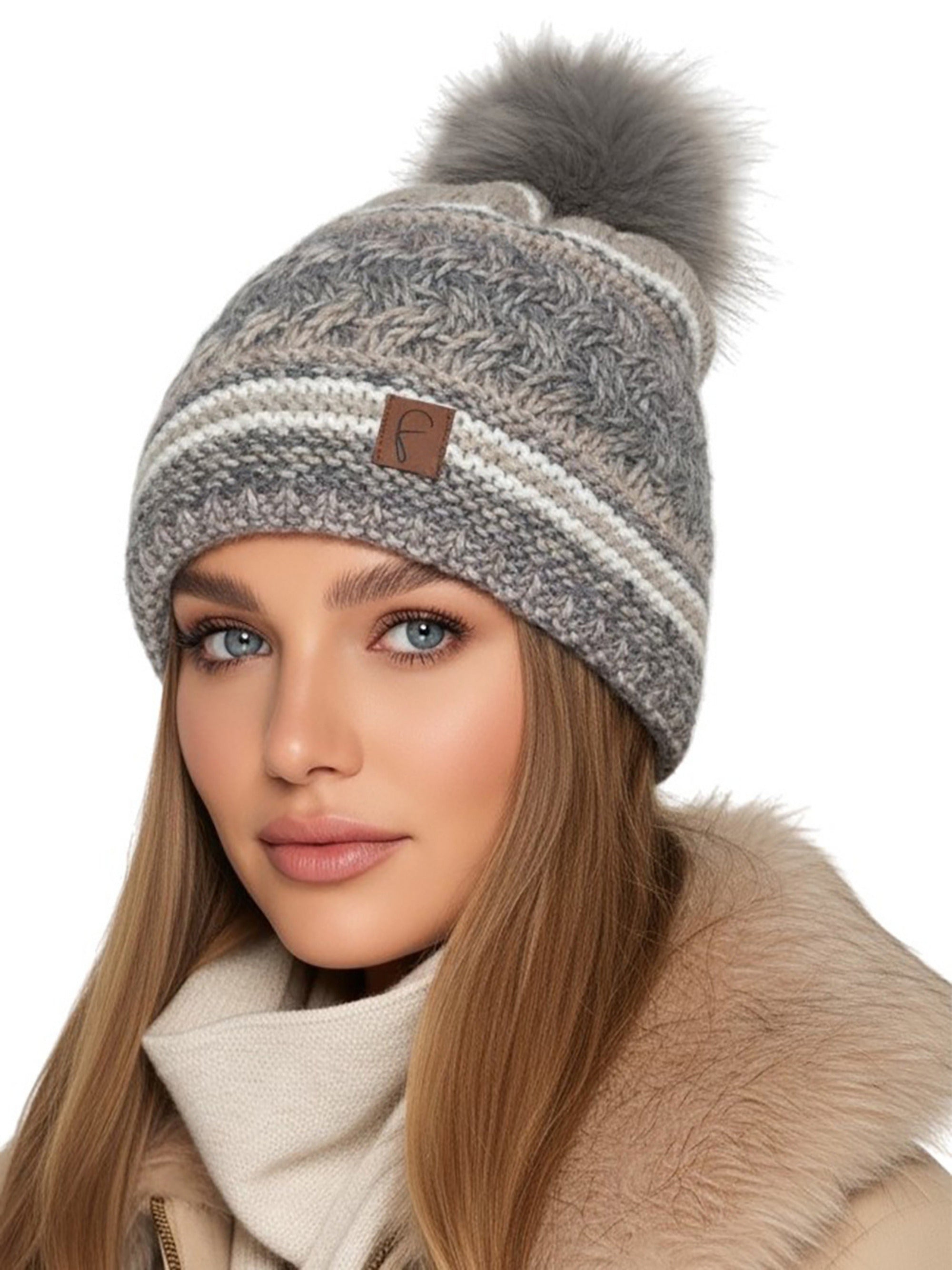 Baesics Bommelmütze Creme – Strickmütze mit Wolle, Kunstfell-Bommel &amp; Fleecefutter