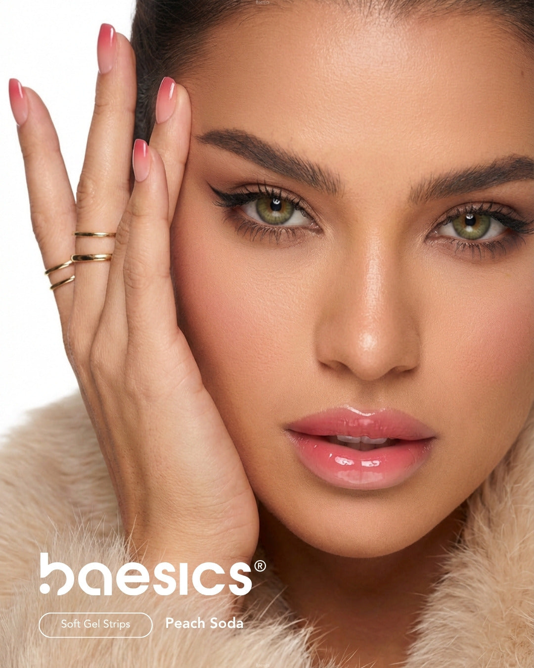 Baesics UV Gelstrips Peach Soda – getragener Look an der Hand
