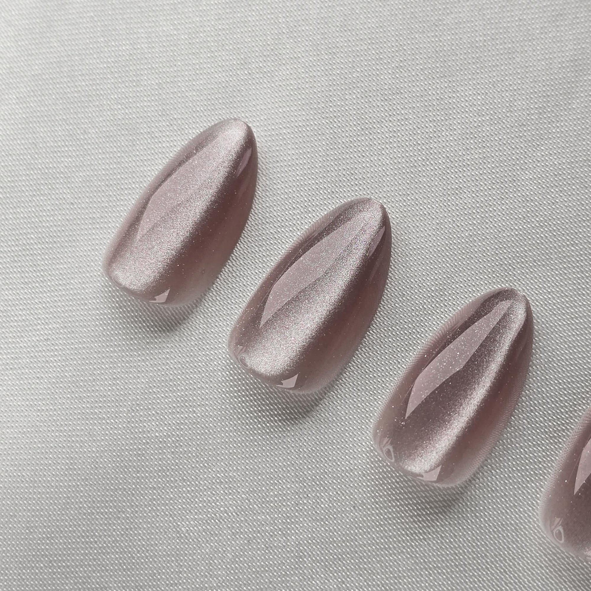 Viola Cat Eye Almond Softgel Press-On Nails