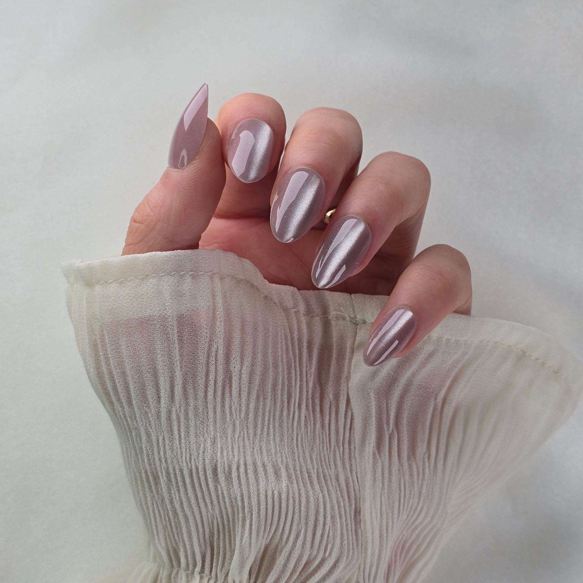 Viola Cat Eye Almond Softgel Press-On Nails