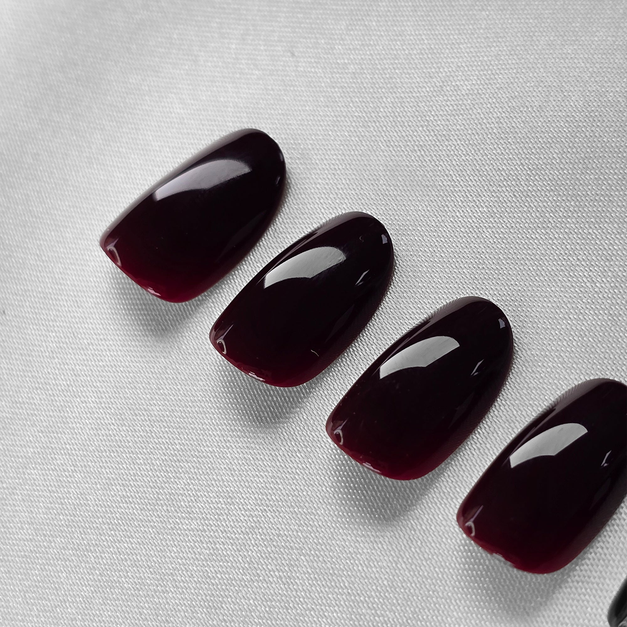 Dunkelrot Oval Softgel Press-On Nails