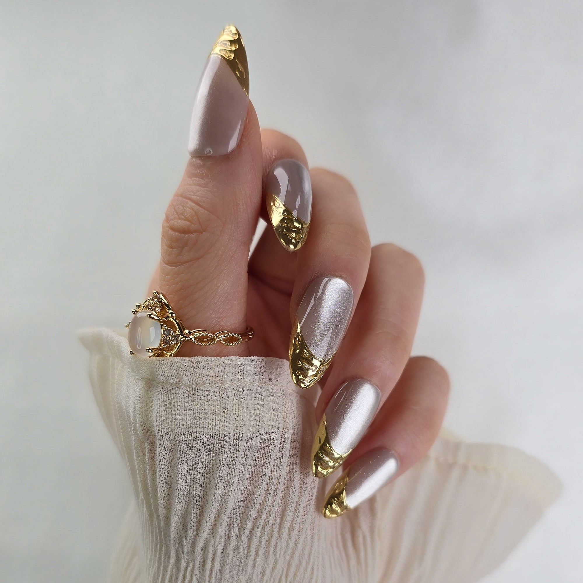 Goldkrone Cat Eye Almond Softgel Press-On Nails