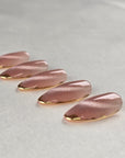 Glanzstück Cat Eye Almond Softgel Press-On Nails