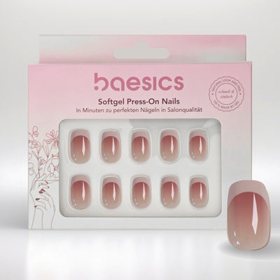 Blush French Press-On Naegel in Nude mit feiner French-Spitze und glasiertem Glanz in eckiger Form