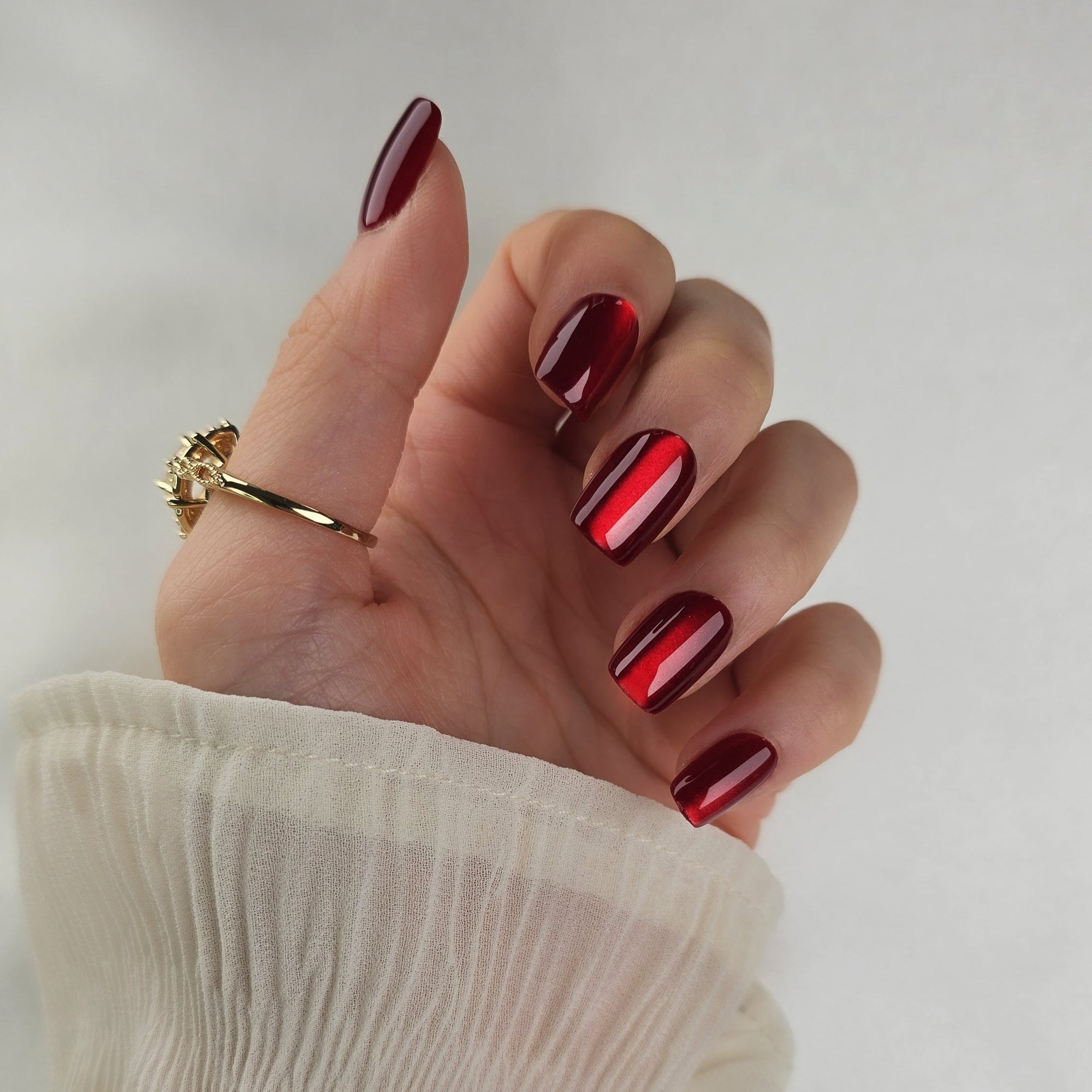 Rubin Cat Eye Square Softgel Press-On Nails